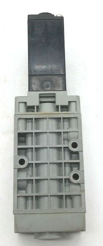 Bosch 0 820 018 025 Solenoid W/Pilot Valve - Picture 6 of 6
