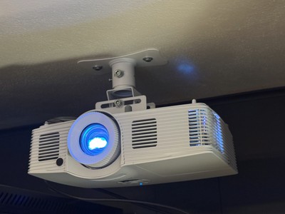 Optoma HD39Darbee DLP Home Theater Projector 3500 Lumens, 1.6x zoom, 1080p