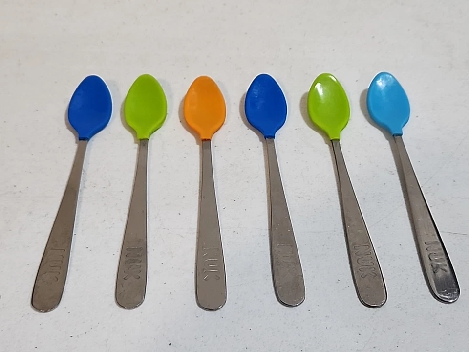 NUK Lote de 8 cucharas bebé de colores surtidos punta suave mordida acero inoxidable Foto 4 de 4