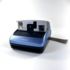Polaroid One600 Blue Instant Film Flash Camera 100mm Auto Focus Range 3 Ft - AF