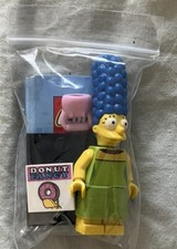 LEGO Minifigure - The Simpsons Series 1- MARGE SIMPSON w/ Purse- Mint Minifig