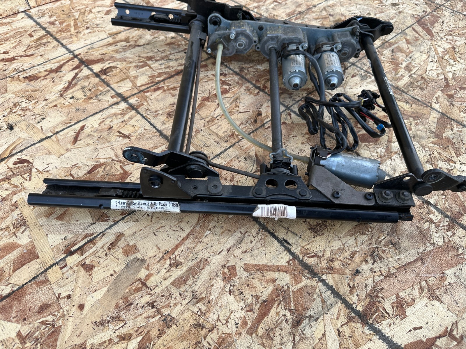 LEFT FRONT SEAT RAIL TRACK ASSEMBLY OEM 08-19 MASERATI GRANTURISMO M145