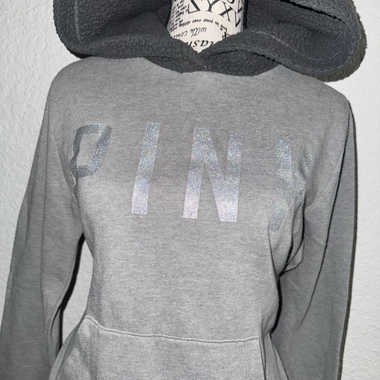 UNDERCOVER Felpa con cappuccio Victorias Secret VS rosa grigio sherpa felpa metallizzata Y2K taglia XS