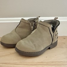 OshKosh B'gosh Taupe Kids Ankle Boots with Side Zip, size 6t