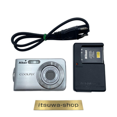 Nikon COOLPIX S210 silber Kompakt-Digitalkamera 3x optischer Zoom 1/2,5