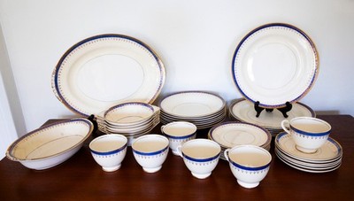 Homer Laughlin ''Monarch'' 41-Piece Dinner Set Eggshell Cobalt Blue and Gold