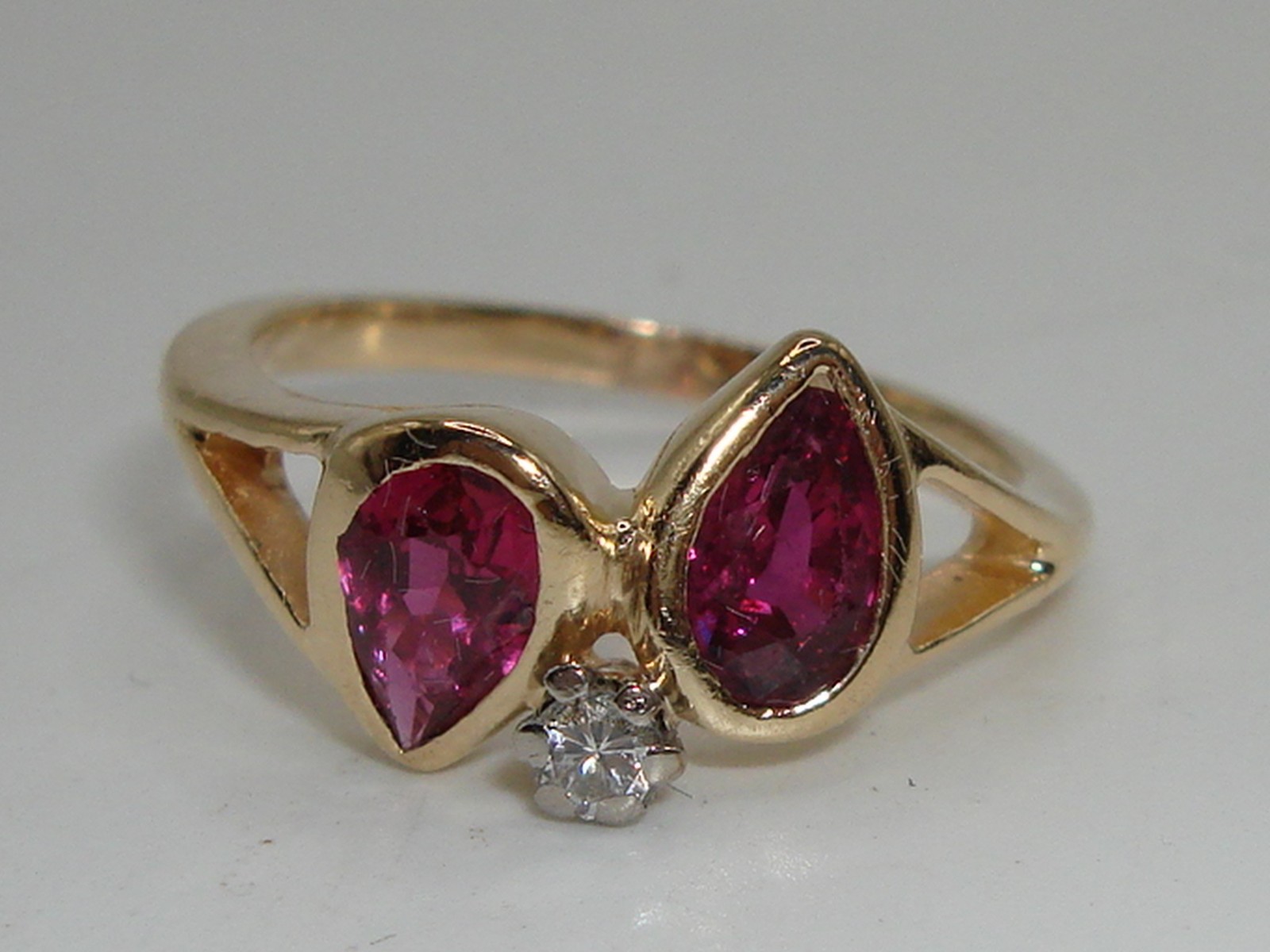 UNIQUE 14K SOLID GOLD APPROX. 2/3 CARAT RUBY & DI… - image 3