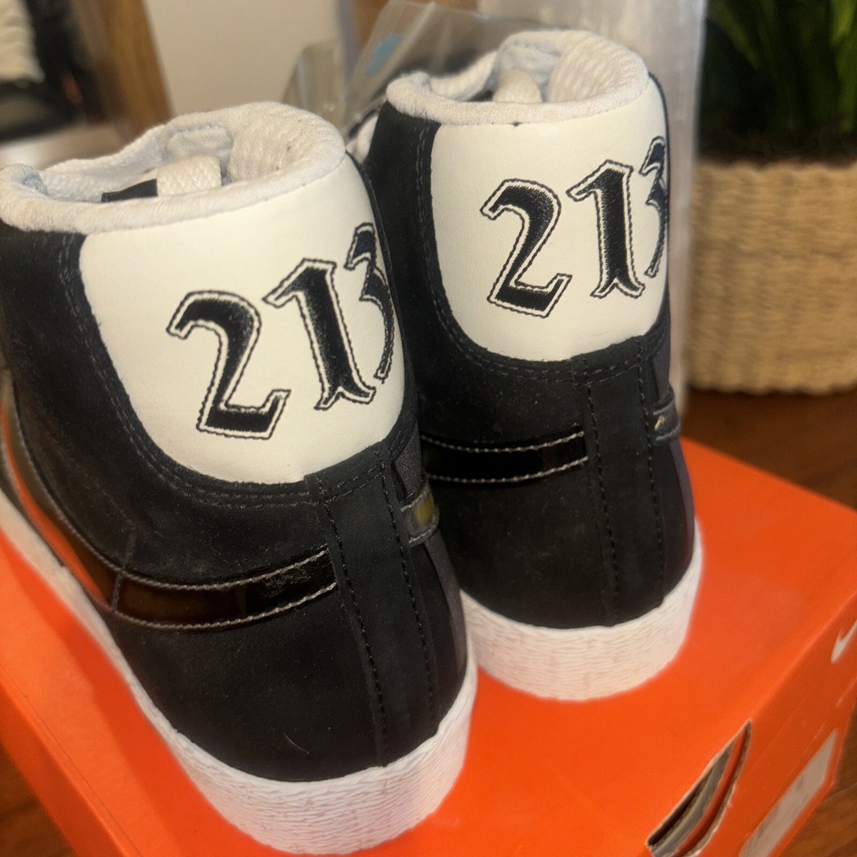 NIKE deadstock NEW blazer high premium (Size: 8)) 330245-001 NIKE deadstock NEW blazer high premium (Size: 8)) 330245-001