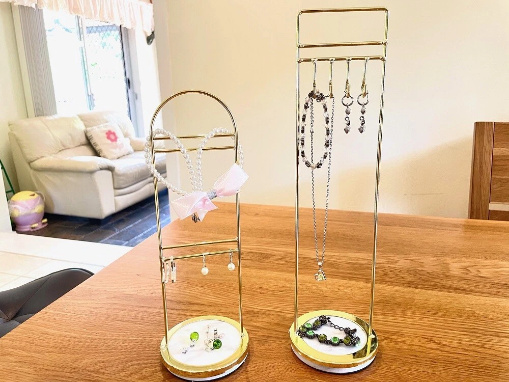 Marble necklace sale holder