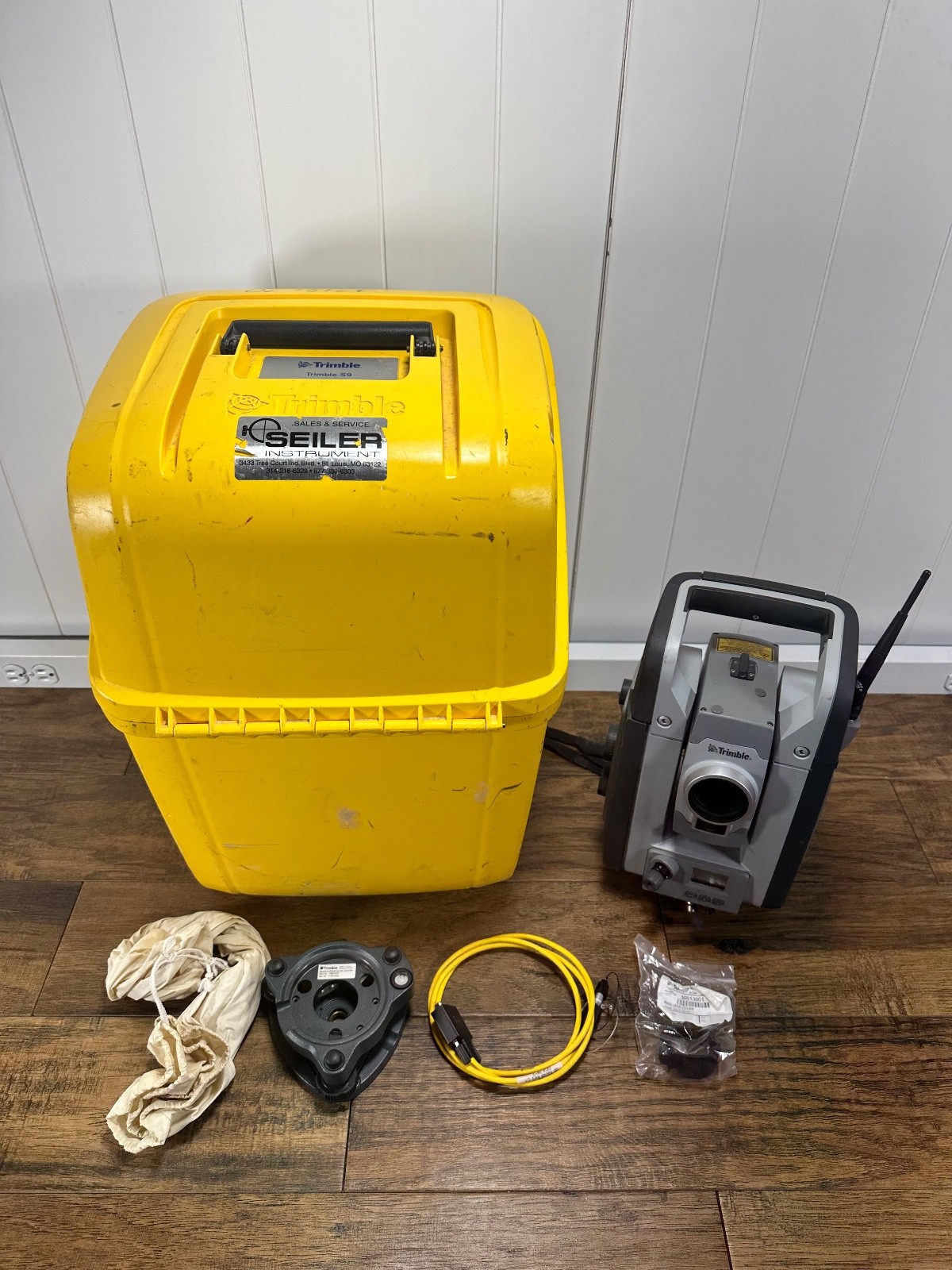 PLEASE READ Trimble Total Station S8 1” High Precision Y92