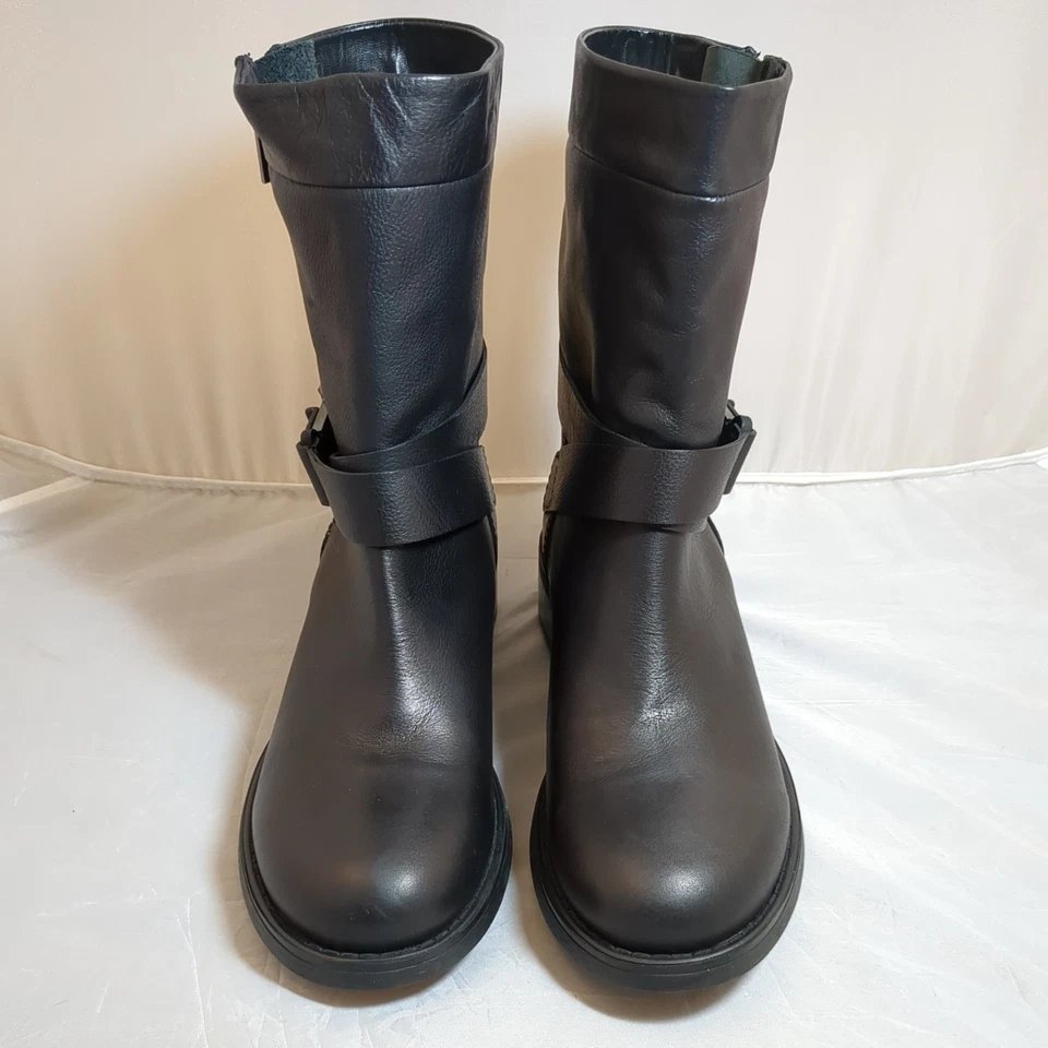 Bota de Moto Aquatalia Sami de Cuero Entrecruzado Hebilla Media Pantorrilla Talla 8.5 NUEVA CON ETIQUETAS NUEVA Foto 2 de 4