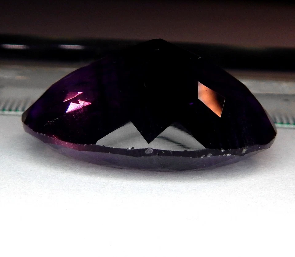83,8 quilates cambio de color fluorita púrpura a rosa natural extraído sin calefacción facetado ovalado Foto 4 de 4