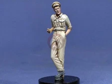Resicast 1/35 British Officer "leaning" North Africa 1941 11th Hussars Rg 355634