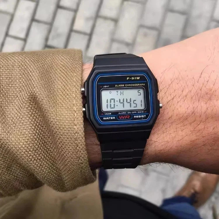 Class Digital Watch F-91W Water Splush F-91W Look with Resin Strap in Black - Image 2