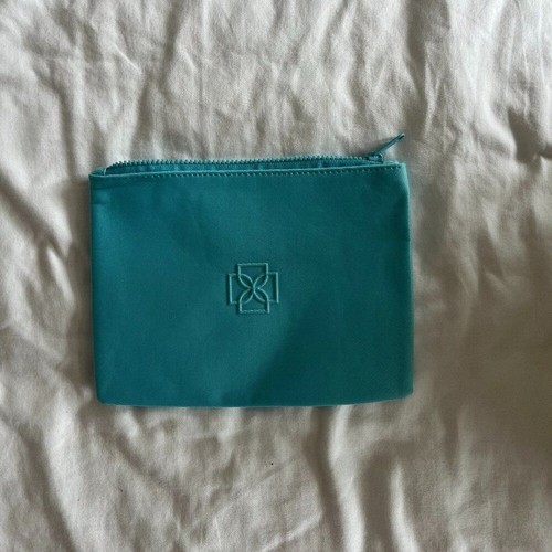Devon Windsor Zippered Beach Pouch
