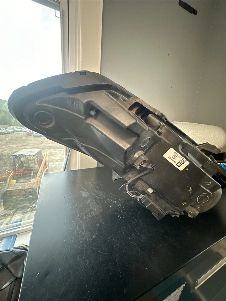 Faro derecho Chevy Malibu 2016 2018 lado del pasajero OEM 84088431 Foto 4 de 4