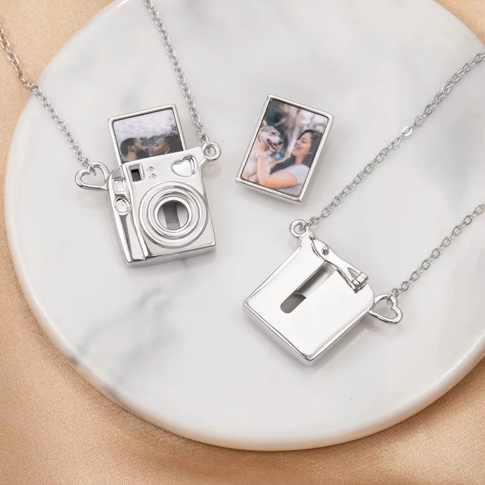 Collar de Plata para Cámara con Fotografía Personalizada Colgante Memoria, Regalo Foto 2 de 4