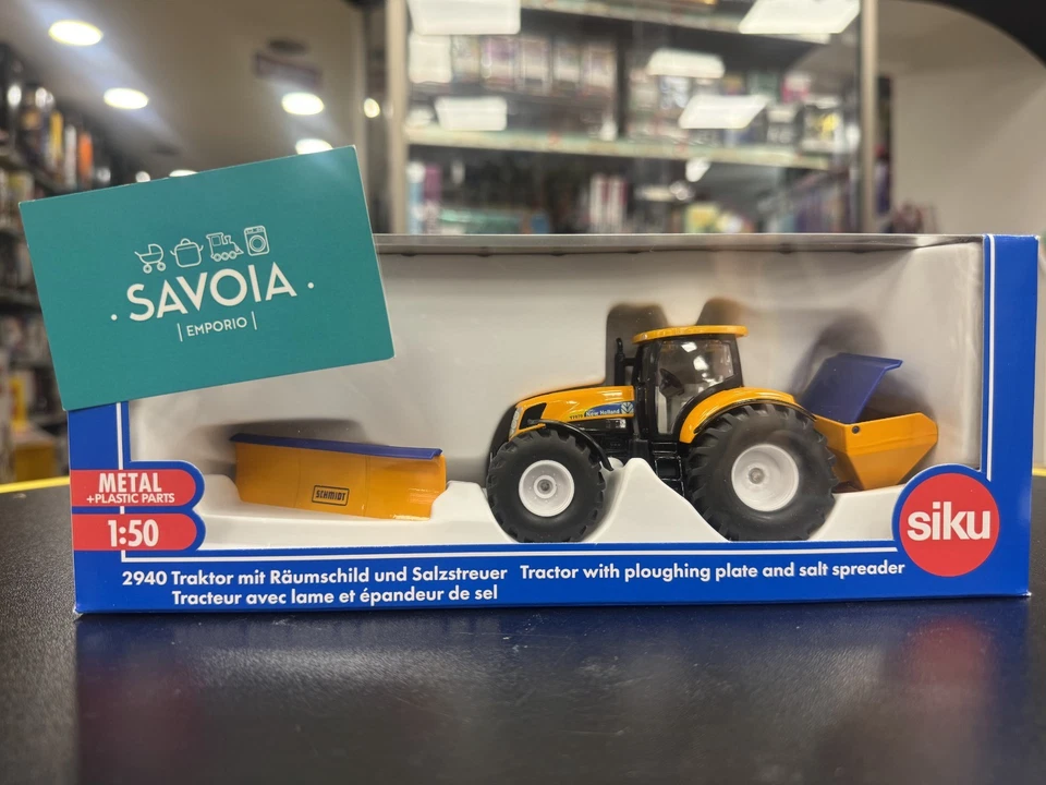 SIKU 2940- modellino 1:50- TRATTORE CON PIASTRA ARATRICE E SPARGISALE - NUOVO - Immagine 2 di 4
