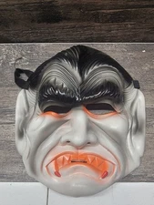 VINTAGE VAMPIRE DRACULA HALLOWEEN MASK By Dolgen Rubber Elastic Strap