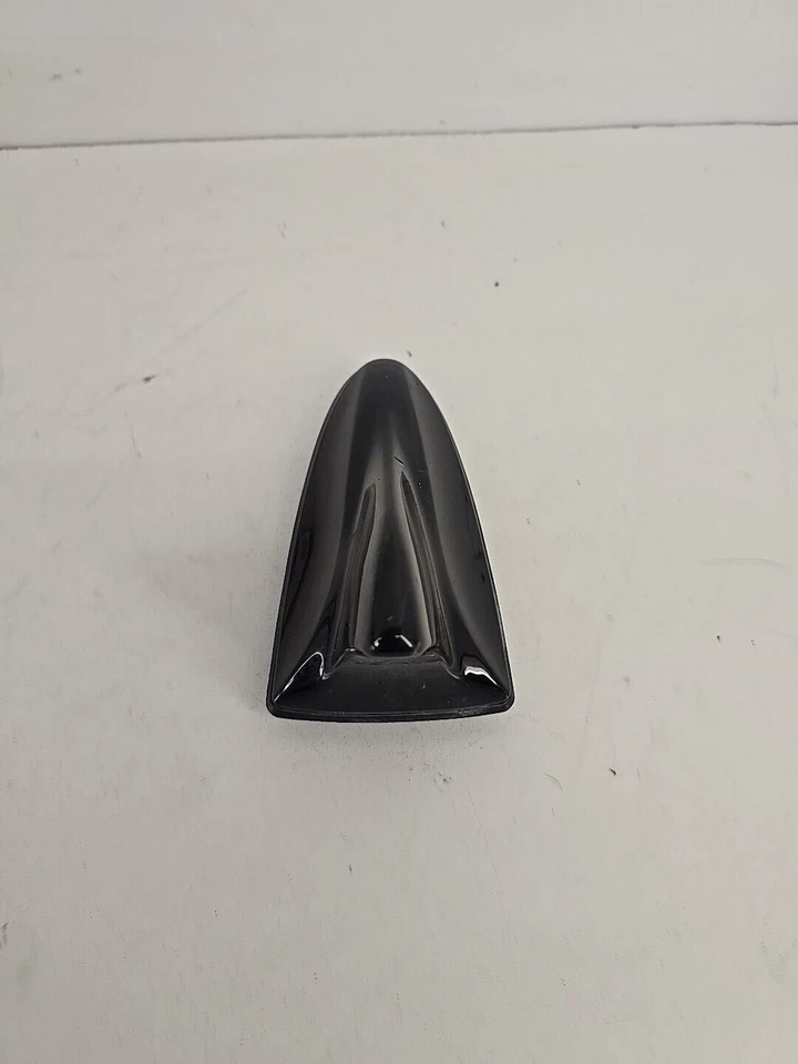 Antena de aleta de tiburón techo Hyundai Equus 2011-2013 - Phantom Black 96555-3N500-AF Foto 4 de 4
