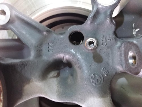 BMW 3 SERIES RIGHT FRONT HUB ASSEMBLY E46, ABS TYPE, 09/98-07/06 98 99 00 01 02