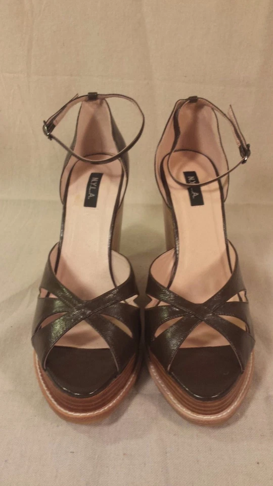 Cuñas peep-toe de cuero marrón NYLA "Yuki" - talla 10 Foto 2 de 4