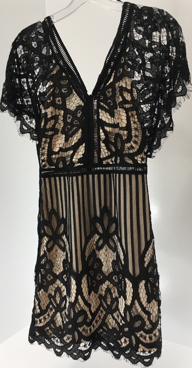boohoo lace bodycon dress