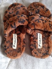 Women  s Fabletics Snug Strap Slipper Leopard Size 9