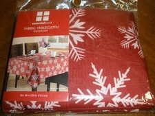 NEW Essential Home Fabric Tablecloth SNOWFLAKE 60" X 84" (O70)