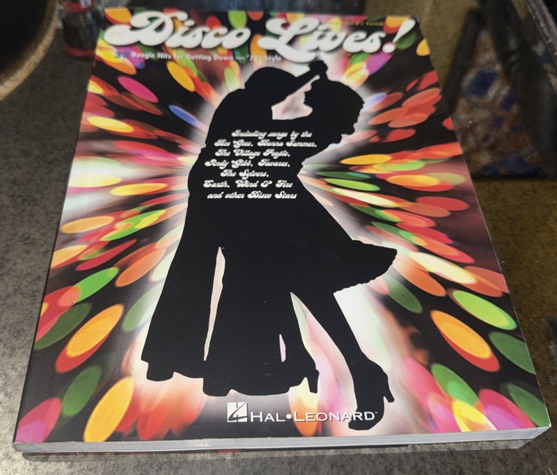 Disco Lives 33 MUSIC Hits GUITAR PIANO VOCAL Song book 70s HAL LEONARD Lessons 