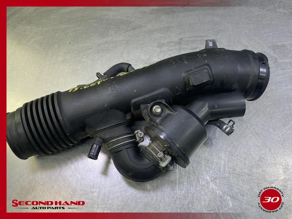 Tubo de entrada de duto de mangueira para purificador de ar Lexus GS350 2013-2020 17898-31010 FABRICANTE DE EQUIPAMENTO ORIGINAL - Imagem 2 de 4