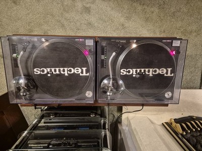 Technics 1210 Mk2 Direct Drive Turntables Pair-Near Mint Condition