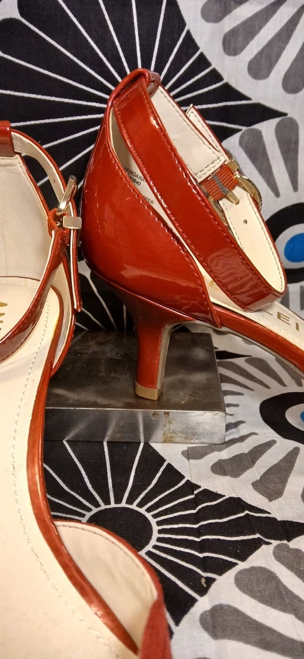 Zapatos de tacón Anne Klein Iflex Findaway rojos de gamuza sintética para mujer de 2,5" talla 9,5 M NUEVO Foto 3 de 4