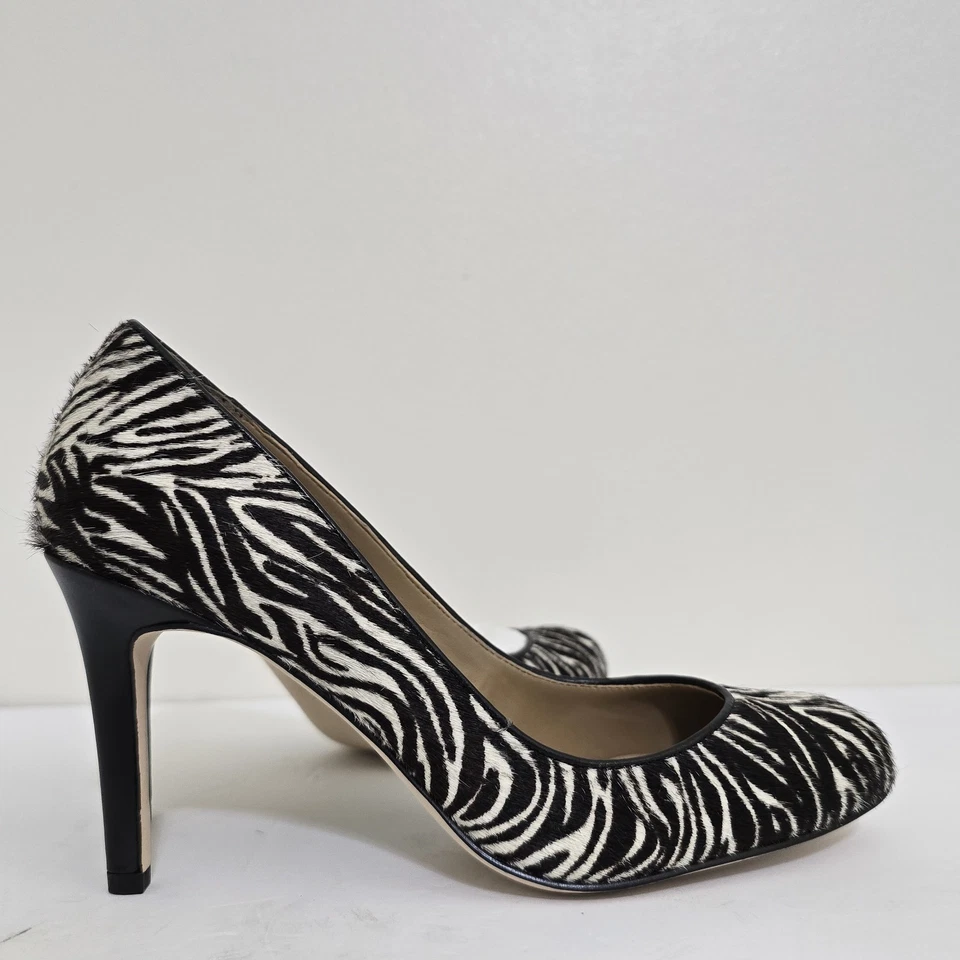 Zapatos de salón ANN TAYLOR de pelo de becerro clásicos exóticos con estampado de animales de cebra 6 negros marfil Foto 2 de 4