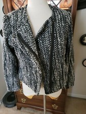 euc Cabi sz 8 black white boucle motorcycle coat jacket blazer full zip front