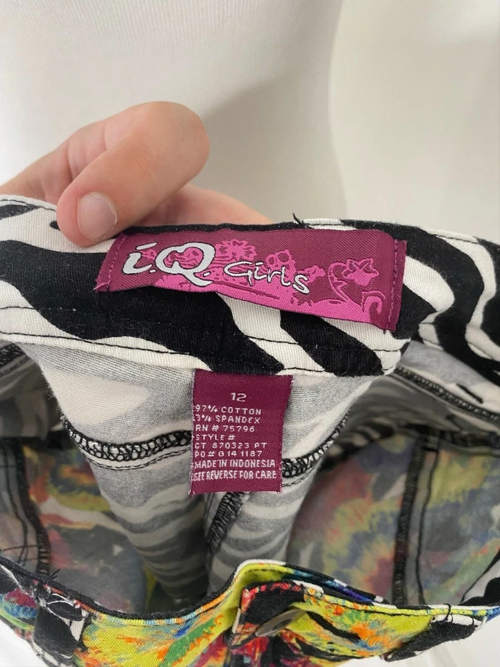 Girl's Size 12 Denim Shorts E.Q. Multicolor Floral Front and Zebra Print Pockets - Image 4 of 4