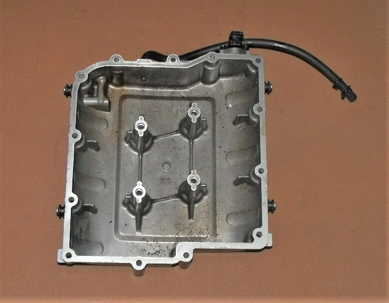 Suzuki DF250 300 HP 4 Stroke Collector Cover PN 13140-98j10 Fits 2017-2020+ - Image 2 of 2