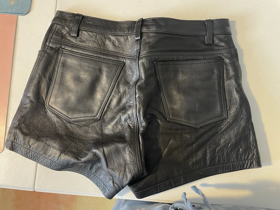 Genuine Leather Shorts Men Women Size 34 Vintage - Image 2 of 4