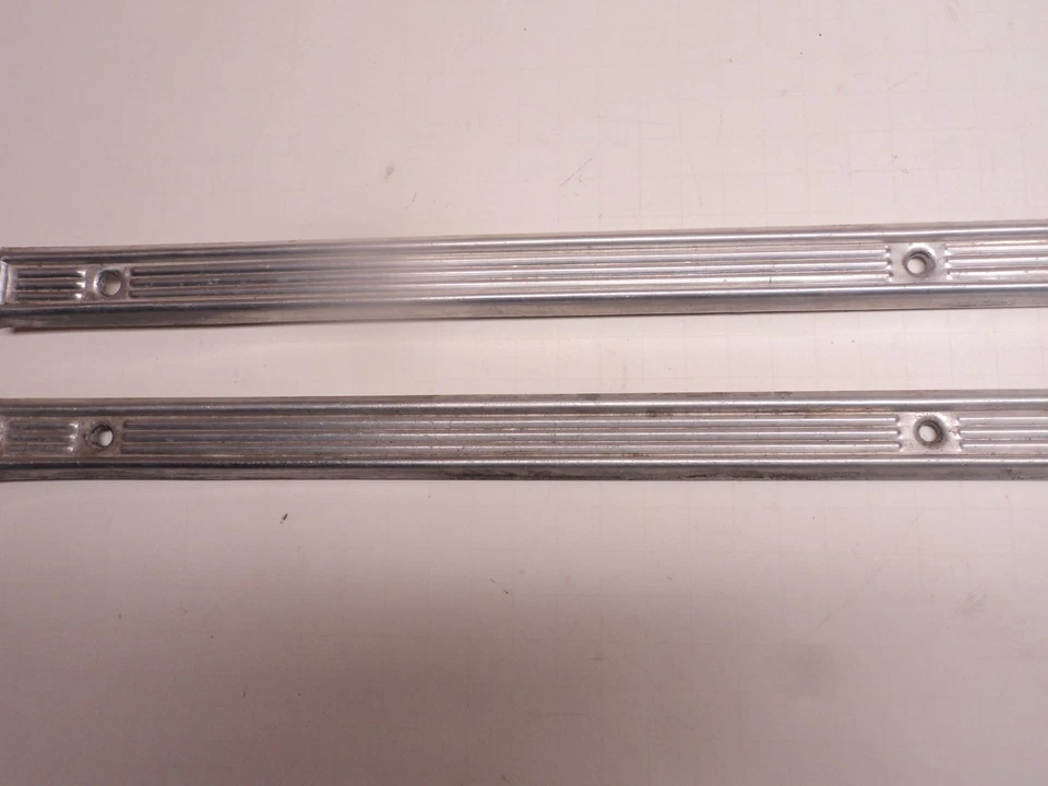 Ford Pinto 1978 fabricante de equipos originales placas de moldura de umbral de puerta raras Foto 2 de 4