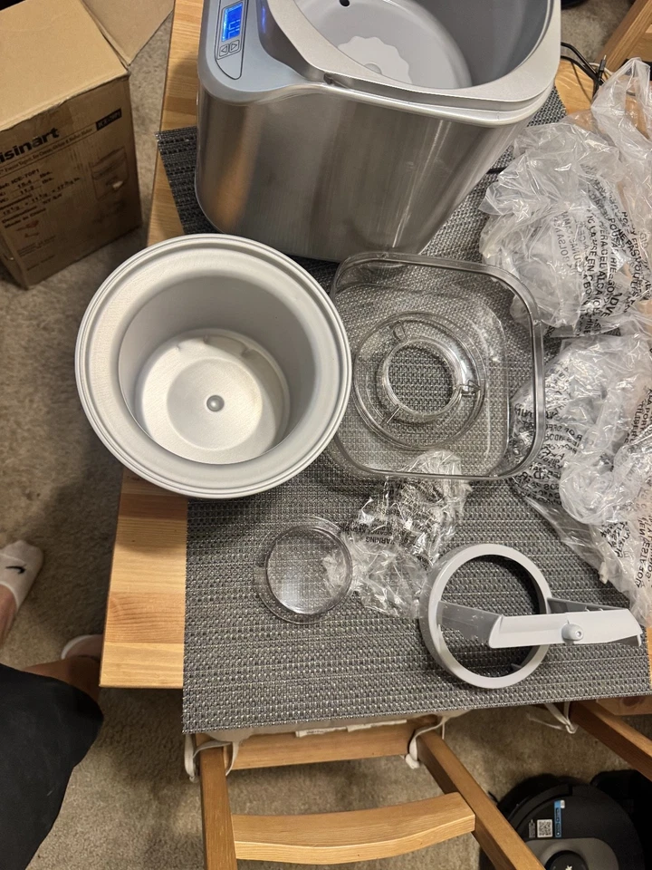 Cubitos de hielo Cuisinart Bullet IMC-2 — Máquina de hielo compacta Foto 4 de 4