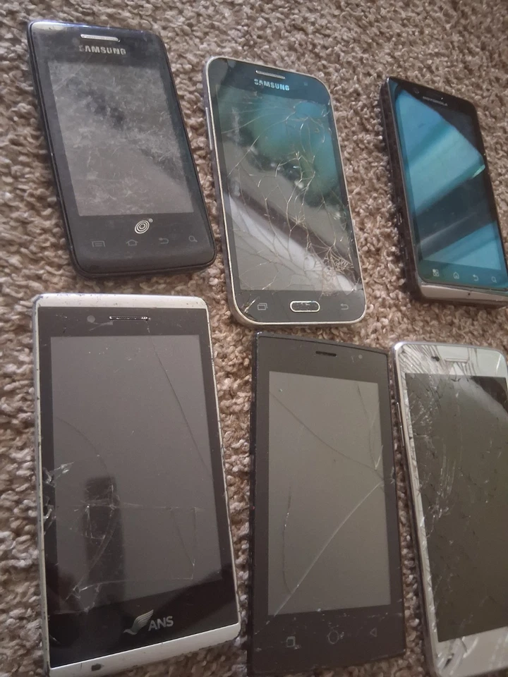 Lot Of Old Phones As Is Parts Repair Vintage Smart Touch Samsung Bulk - Image 2 of 3