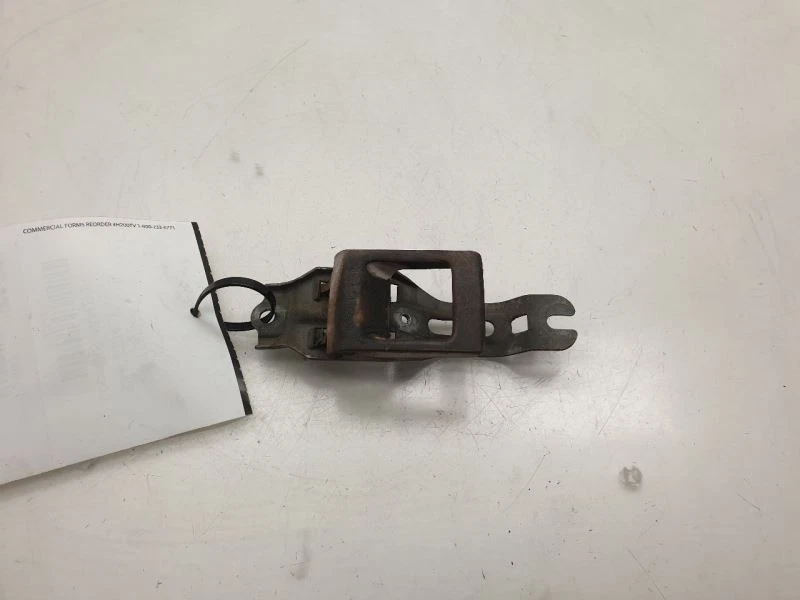 1985 TOYOTA PICKUP REGULAR CAB DRIVER SIDE INTERIOR DOOR HANDLE  - Image 4 of 4