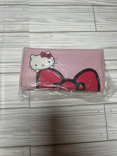 Hello Kitty Pink Bow Graphic Wallet Purse Girls New with wrapping (see photos)