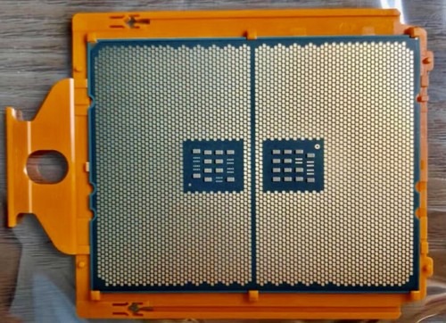 3945/5995WX AMD Ryzen Threadripper PRO 5975WX Gigabyte MC62-G41 Mainboard - Picture 2 of 7