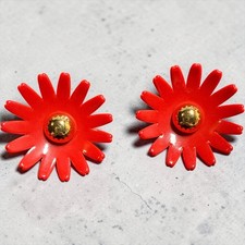 NWT LELE SADOUGHI Red Gold Casual Daisy Button Earrings MSRV 98.00