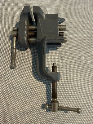 stanley handyman NO. H1207 made in usa bench  vice 1 1/2  jaw with anvil