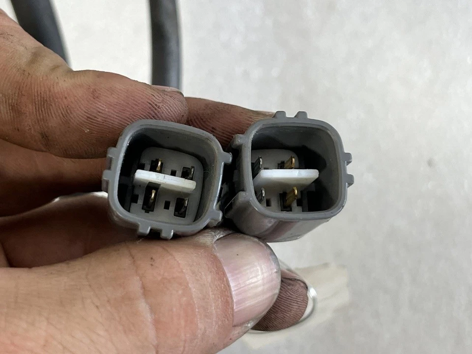 Par de sensores de oxígeno Lexus LS400 1995 1996 1997 Foto 2 de 3