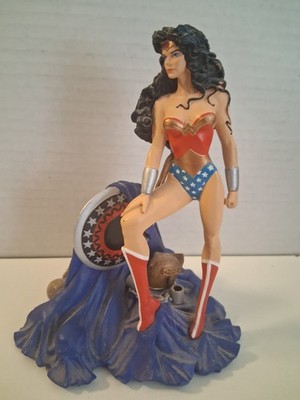 DC Direct Wonder Woman Cold-Cast Mini Statue 6.5'' Tall DC Comics 2005 Ships Fast
