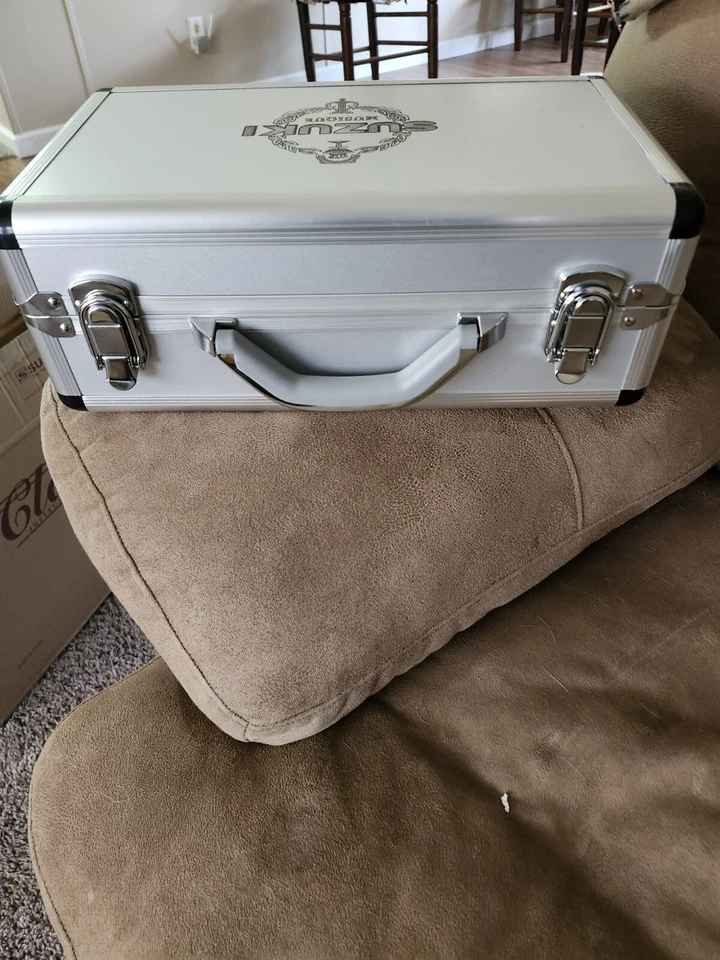 Clarinete Suzuki Musique Bb con estuche nuevo Foto 3 de 4