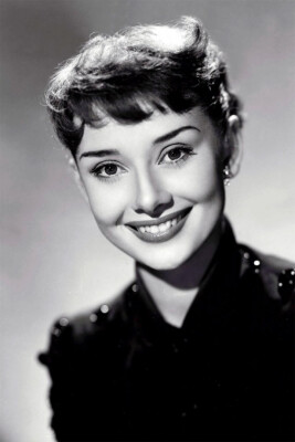 Audrey Hepburn Actress Smile Posed Painting Wall Art Home Decor - POSTER 20x30